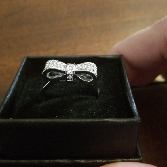 Sterling Silver Bow Ring w/ rhinestones - Picture 2 of 7